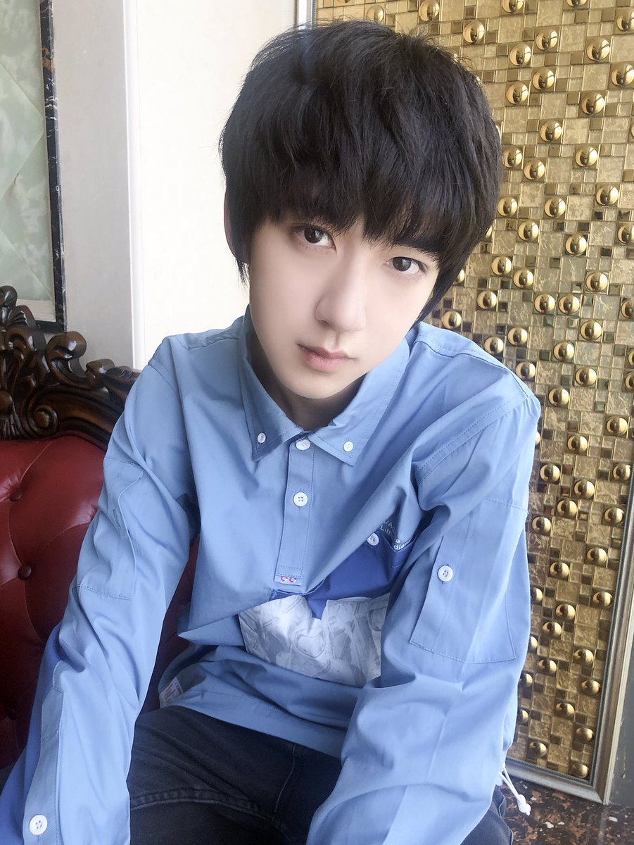TFFamily_PR's tweet photo. #贺峻霖 啊，即将结束的假期，和复杂的心情。 https://t.co/mBFSim2n5V