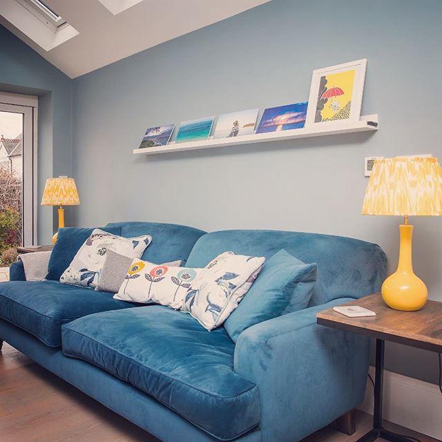 Moodesignz's tweet photo. Some more blue colour schemes, this time in the form of a supremely comfortable velvet sofa #sofa #bluesofa #velvetsofa #livingroomdecor #livingroomdecor #tablelamp #yellow #bluedecor #cushions #art #livingroom #interiordesigner #interiordesign #moodesig… https://t.co/Fx9ELwriNE https://t.co/eNKwk8FieW