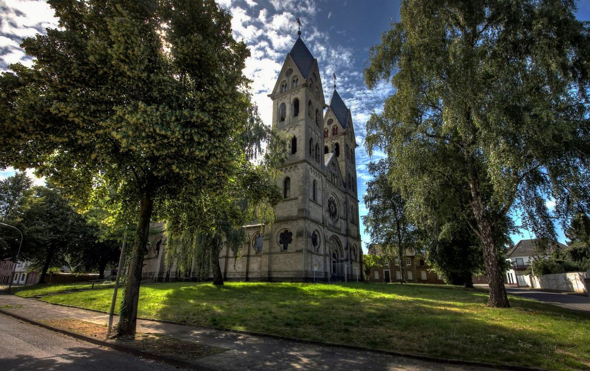 Before I leave, I'm visiting the village of Immerath.Its church was built in 1891.flickr