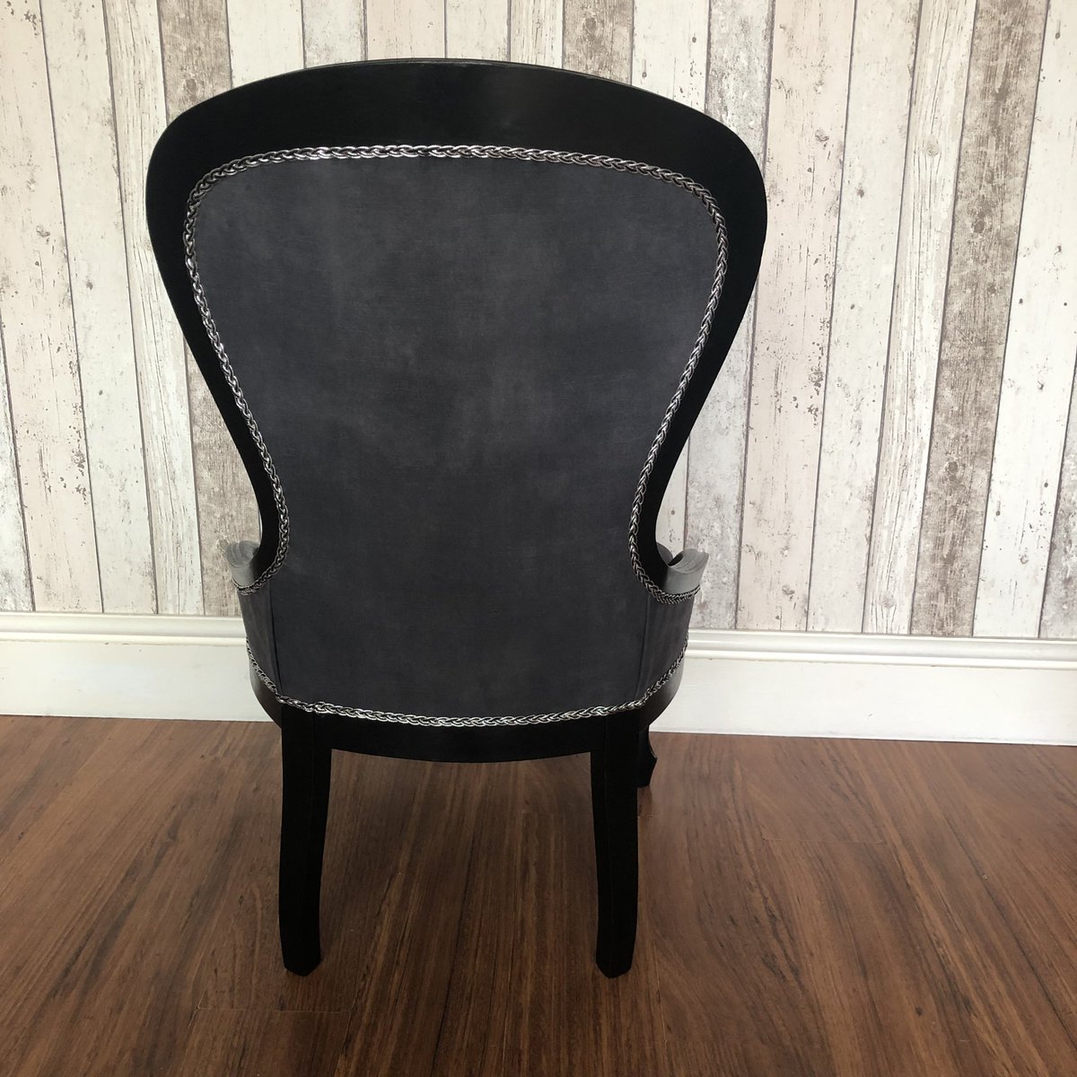 Finally finished, braid all done and looking great! Very pleased with the finished look, this will now go up for sale, DM us for any enquiries 
#loveupholstery #create