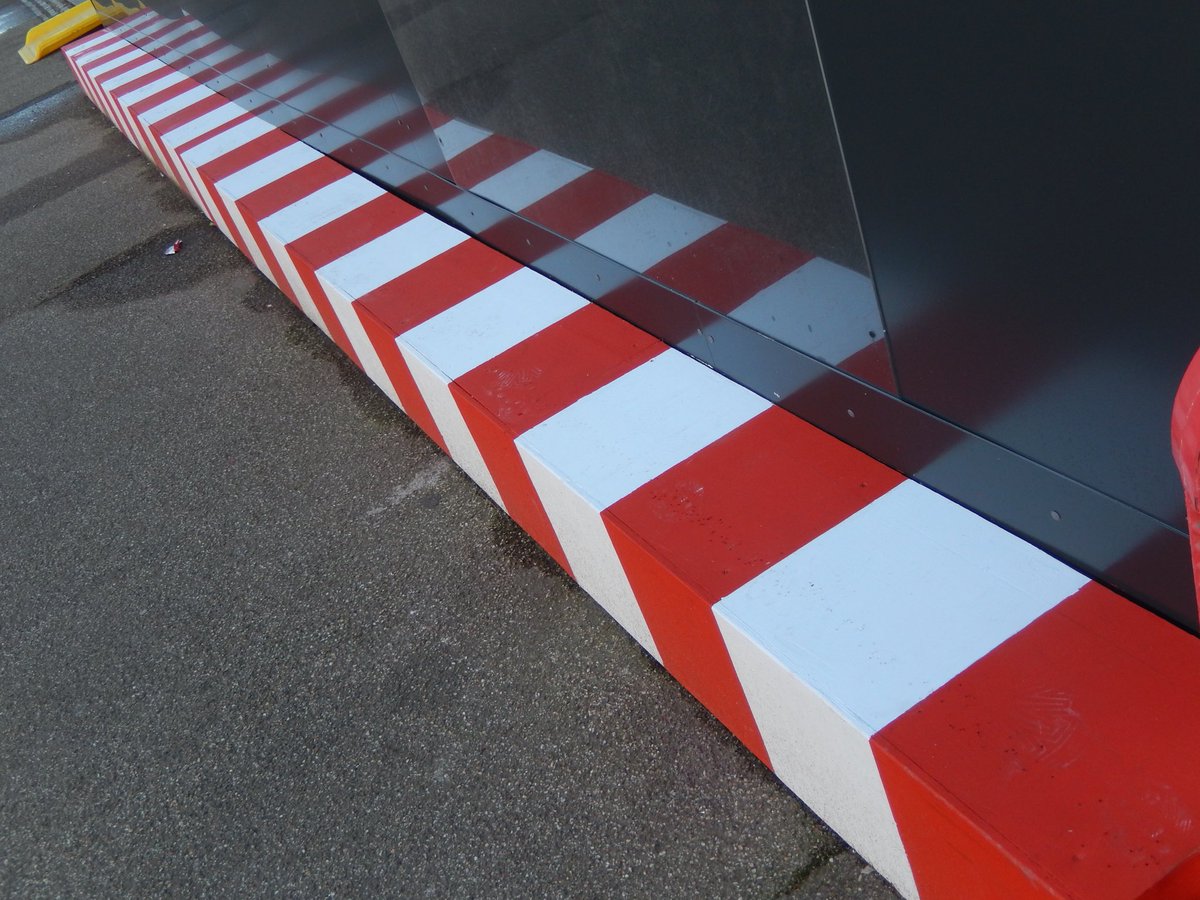 kbwoodnews's tweet photo. โred white reflectionsโ
#fitzroysquare
#london
back streets
new builds
enclosed
bright
#blocks
of red
& white
-
#spacebetween #space
#industrialcolour #colour
#white #red #charcoal
#yellow
#geometricspaces
#dailypost D1478
#urbanexplorer
#conversationalpoetry
#kbwoodnews https://t.co/tH7rmatmKL