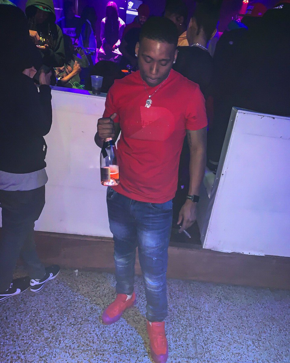 _TedoWeGotYou's tweet photo. life is a test, gotta get them good grades🧮🏋🏽‍♂️ #yntl https://t.co/8U5YifiAy3