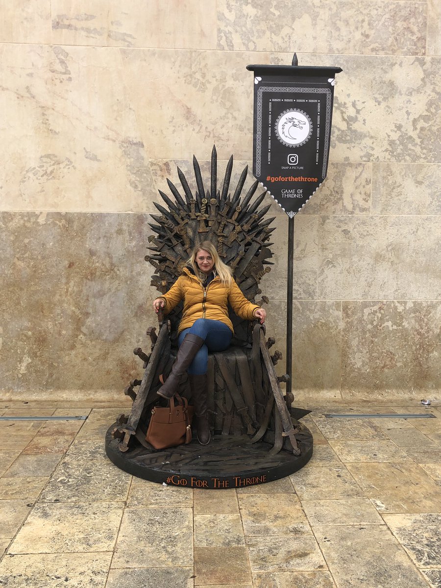 VickyChicky_'s tweet image. #GoForTheThrone #GameOfThrones #GoT #WhyCantILookAttractive #Valetta #Malta