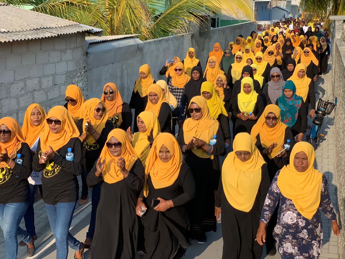 MDPSecretariat's tweet photo. Raees Office ge Minister adhi MDP ge Naib @mdpshippe baiverive vadaigannavaa MDP ah Majlis19 Inthihaabuga HA.Dhidhdhoo Dhaairage gondi kaamiyaabu vumaai gulhigen ufaa faalhu kurun HA.Dhidhdhoo kuriah dhanee https://t.co/HbyyJTEUTa