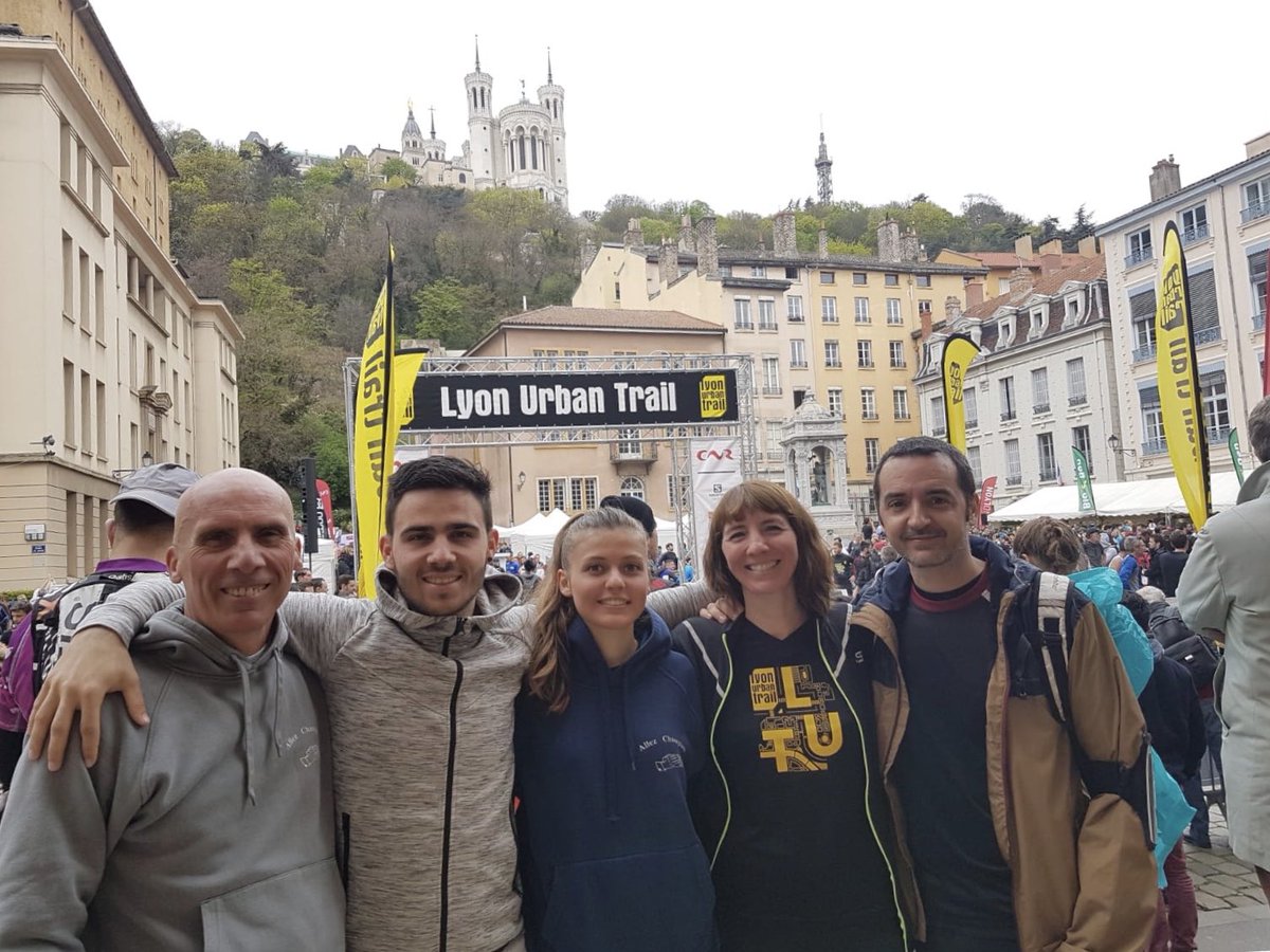 AlferezSteph's tweet photo. Les 14km du Lyon Urban Trail. Une belle expérience en famille du départ à l’arrivée 👍 #LUT2019 https://t.co/1t0xpjqT4D