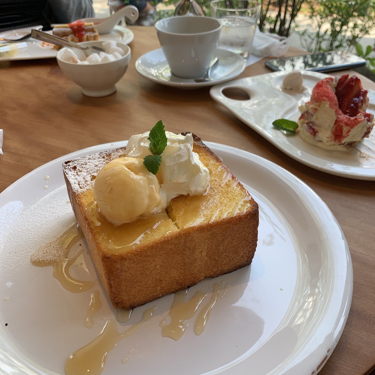 Krsw____s's tweet photo. 今日はふわふわの食パンと甘々のスムージー飲んで幸せいっぱいな１日だった🐷♡ https://t.co/CdKjF5ldg8