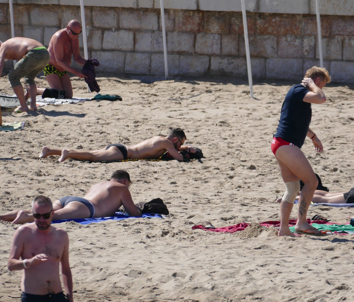 andrewcraig747's tweet photo. SITGES SPAIN
#vpl #dickprint #bigballs #bulge #lycra #guysintightshorts #lycrashorts #guysinlycra #manmound #spandex @bulgespy #bulgespy #bulgespotter #bulgealert @escollection @aussieBum #Sitges @addicted_offic https://t.co/PxGN7J8yJh