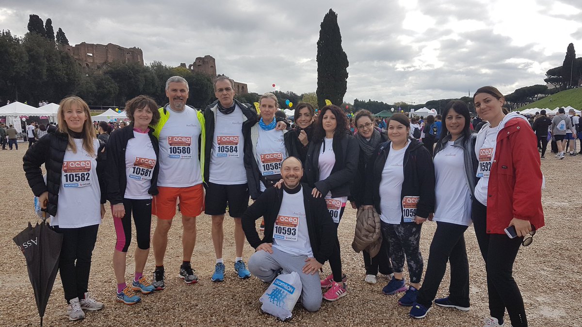 Assidai's tweet photo. Eccoci all'arrivo #RunCorporate XXV @maratonaroma. Uno straordinario evento di #sport e di #solidarietà con i fondi che anche noi di #Assidai abbiamo donato in favore di una delle Onlus inserite nel #Charityprogram di #RomeMarathon #TrofeoRunCorporate https://t.co/LxHEAA8ya9