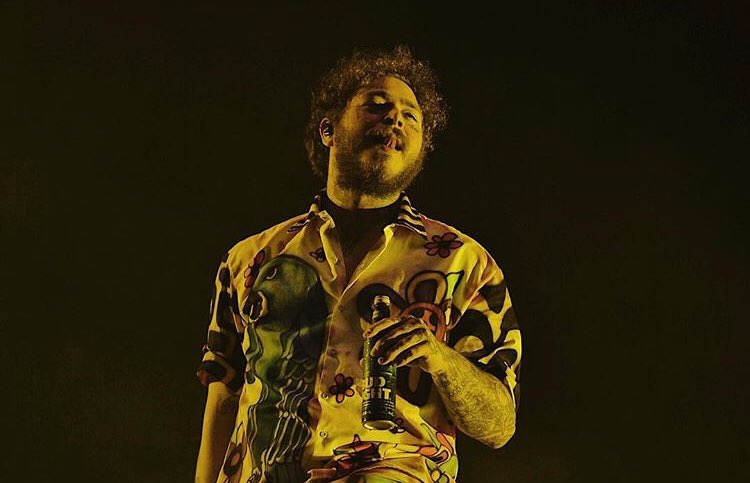 postmaloneBRAHQ's tweet photo. “Algumas do #PostMalone hoje no #LollapaloozaBR. Tava bem divertido o show...” — @/stephaniexhahne via Instagram https://t.co/aaewPZztIJ