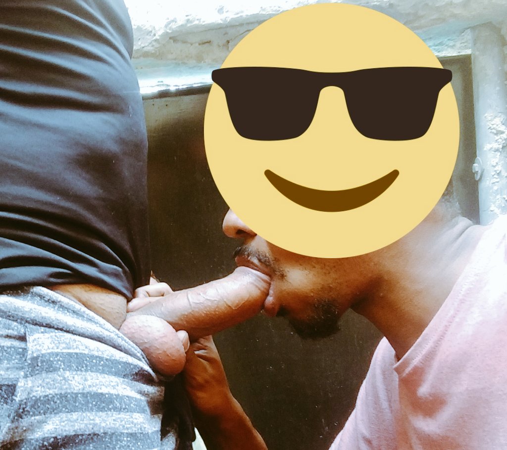 uberflex's tweet photo. Passageiro pediu pra ajudar a levar as compras dentro de casa. Eu fui né. 
#uberflex #boy #gay #rj https://t.co/6IadRHIZCT