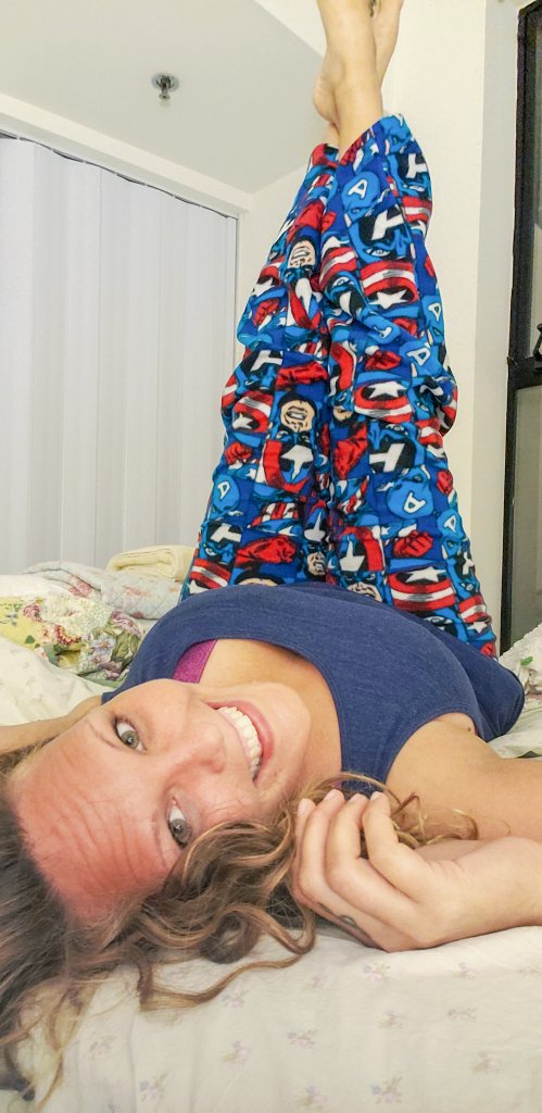 thelizzietea's tweet photo. Day 7: Sunday kind of love your selfie!
Pajama pants rescued from @goodwillcfl
#30DaysofCaptainAmerica
#AvengersEndgame https://t.co/cCN4Nu3WIe