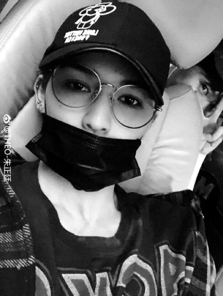 xingjieslips's tweet photo. ︵‿︵‿୨♡୧‿︵‿︵
𝘠𝘰𝘶'𝘳𝘦 𝘢 𝘸𝘰𝘳𝘬 𝘰𝘧 𝘢𝘳𝘵. 𝘕𝘰𝘵 𝘦𝘷𝘦𝘳𝘺𝘰𝘯𝘦 𝘸𝘪𝘭𝘭 𝘶𝘯𝘥𝘦𝘳𝘴𝘵𝘢𝘯𝘥 𝘺𝘰𝘶, 𝘣𝘶𝘵 𝘵𝘩𝘦 𝘰𝘯𝘦𝘴 𝘸𝘩𝘰 𝘥𝘰, 𝘸𝘪𝘭𝘭 𝘯𝘦𝘷𝘦𝘳 𝘧𝘰𝘳𝘨𝘦𝘵 𝘺𝘰𝘶.
︵‿︵‿୨♡୧‿︵‿︵

#NinePercentZipaiDay #npczipaiday #1YearWithNinePercent https://t.co/ozQZAC0cNK