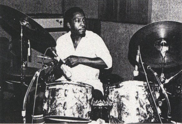 EllucianEMEA_AP's tweet photo. #eLive19 Day#2 Fun Fact: When you think “jazz,” you probably start hearing saxophones, pianos and the double bass thumping along in your head. But many claim that jazz was born, not with a horn, but with drums. #NOLAfact https://t.co/0Nk6ZjjU1M