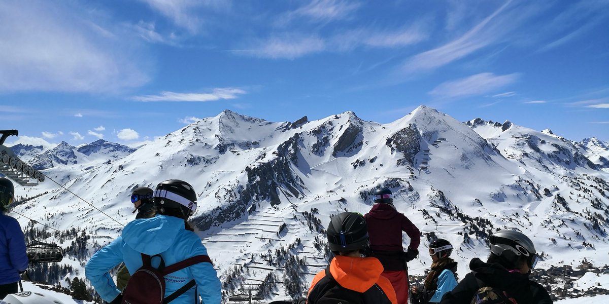 RomseyPE's tweet photo. Amazing first day skiing, weather and snow was great. Beginners completed a run on their first day which is fantastic progress. The pros explored the resort and got to some lovely viewpoints. All made it through in one piece. https://t.co/tORasG5E1b