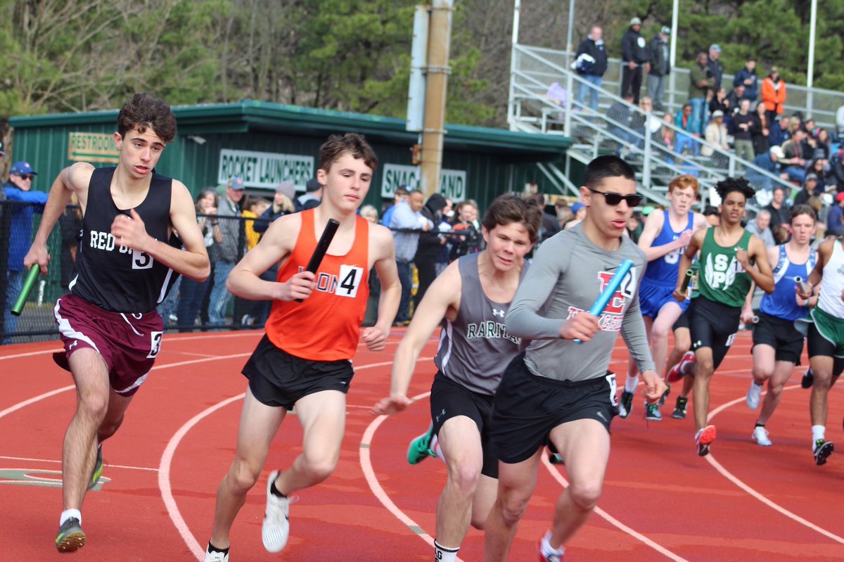 casey_carragher's tweet photo. MHSN DMR. Chris-1,200, Isa-400,Steve-800, Kevin-1,600. 👏🏻🎉☝🏻 #comefrombehindwin #teameffort #theseyoungmenamazeme https://t.co/wp7wJbftvg