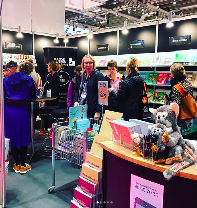 kagottli's tweet photo. #Dansklærerforeningen pakker alle fiduserne og kører i @Skolemessen i Aarhus på tirsdag. Det vil være hyggeligt at hilse på, hvis du kommer forbi #stand50 onsdag eller torsdag #skolemessen https://t.co/KrVCqT0n0i