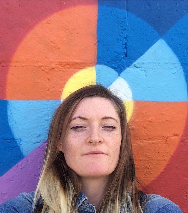 GildedCreatureA's tweet photo. Sun eyes 
#cantbelieveimnotwearingmycoat #itsimybagjustincase https://t.co/B11CGrZK6X https://t.co/5LAyhgaif2