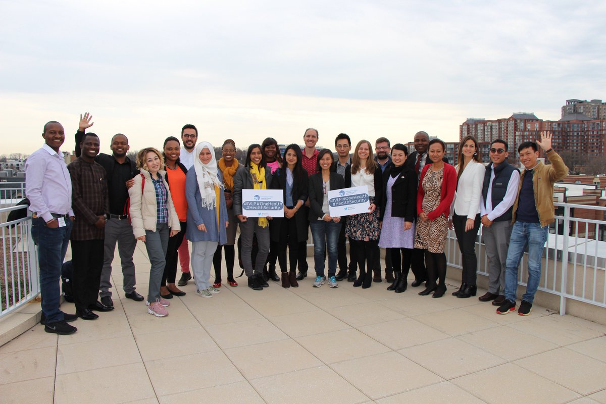 crdfglobal's tweet photo. It’s #WorldHealthDay! We’re honored to be a part of this #IVLP group’s exchange who are working together to prevent, detect &amp; respond to infectious disease outbreaks. Share your thoughts on #HealthSecurity and #OneHealth! @StateIVLP https://t.co/MNzdpc0n2w