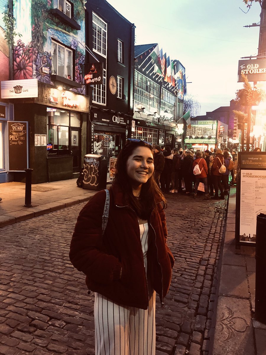 ehhctaya's tweet photo. on était à Temple Bar 🌆 https://t.co/ZXlJOdKbnt
