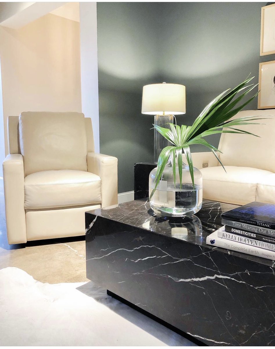 UniversalFurn's tweet photo. Your search for a new #favoritechair ends today with our new @universalfurn upholstery additions. Come take a closer look!
#universalfurn #universalfurniture #upholstery #hpmkt #hpmkt2019 #hpmktinspired #springmarket #furnituremarket #highpoint #highpointnc #sundayfunday https://t.co/ivKAEqLlNU