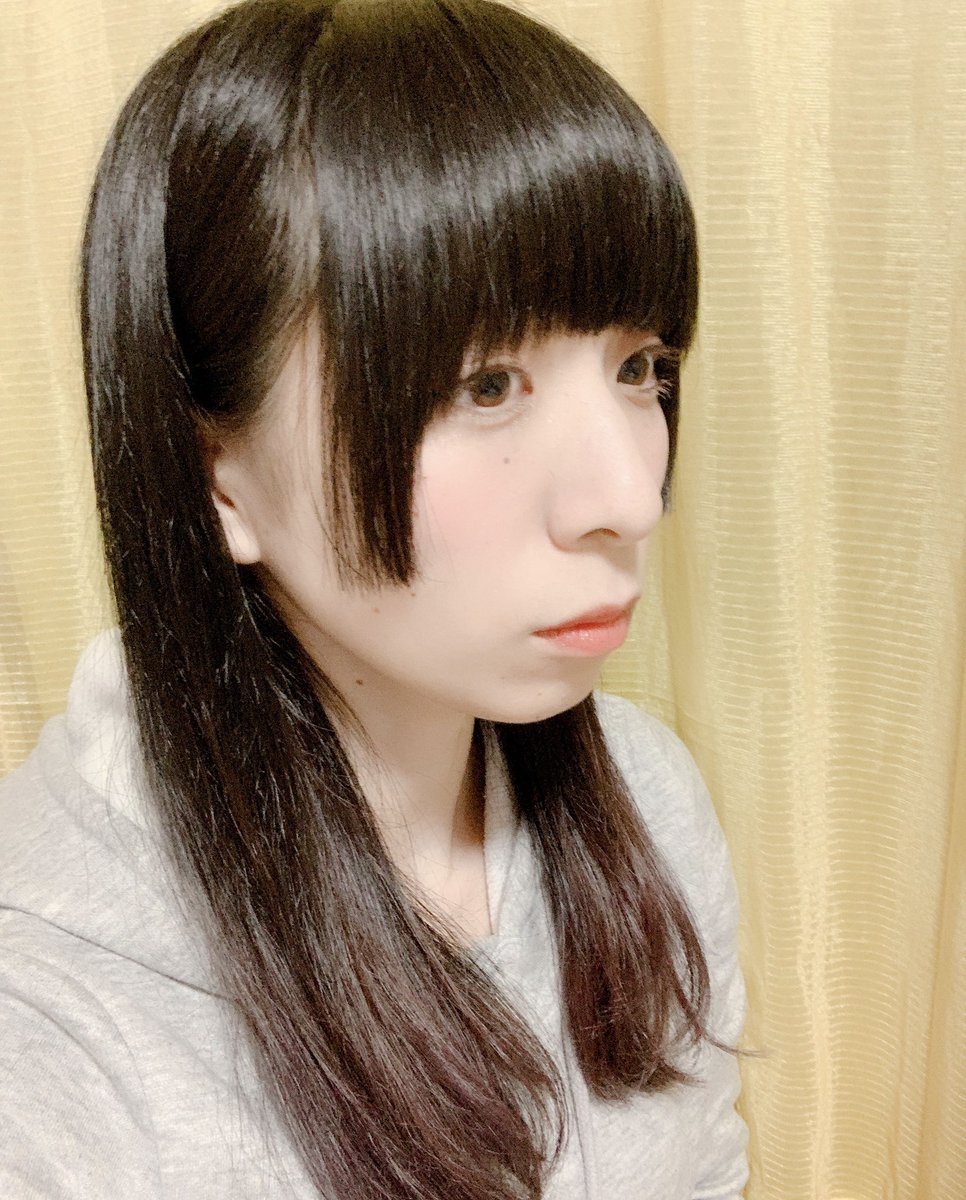 高橋由貴奈 No Twitter 顔周りの髪の毛 衝動的に切りたくなったのでザクザクやったら途中姫カットみたいになった W 三 W