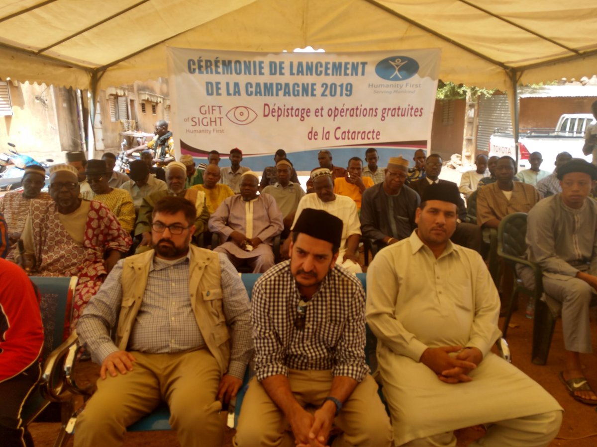 HFUSA's tweet image. On #WorldHealthDay 
@HFUSA
 and HF#Mali launched #Giftofsight program 2019 to perform 500 free #cataract surgeries. Also includes #Ophthalmology clinic at HF Medical Center in Bamako. 
@eyeguy76 is here to train local Ophthalmologists @WHO@USAIDGH @USEmbassyMali @humanityfirstuk