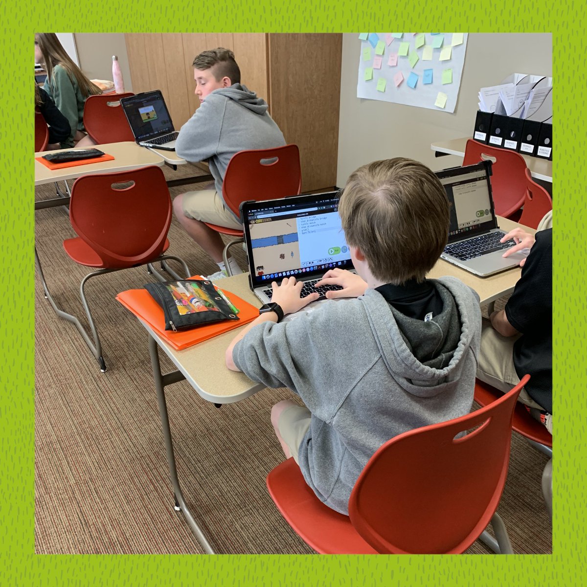 CodeMonkeySTU's tweet image. Nothing like a fun coding game in action :)
#codinggamesforkids #WorldHealthDay #sundaythoughts #sundaymotivation #playcodemonkey