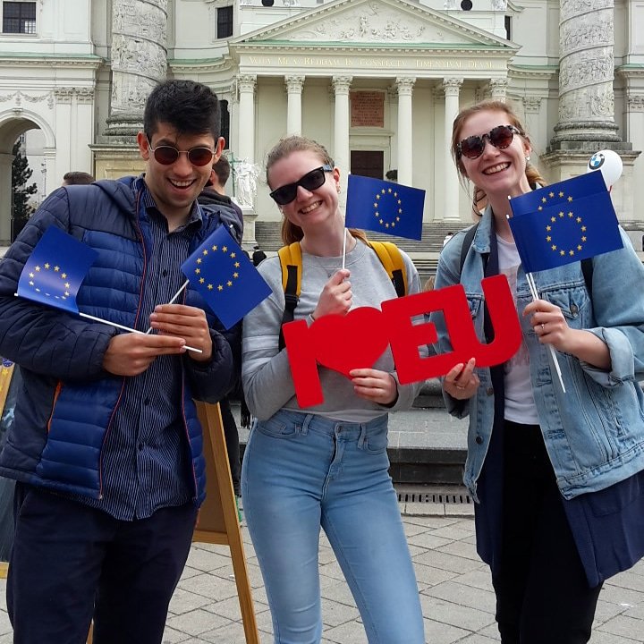 IamSchwiB's tweet photo. Proud EU-citizens visting Vienna and #EGU19.
#scientists4EU @GeosciencesEd https://t.co/XynUkQIK2K