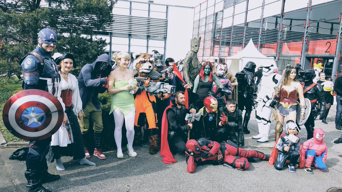 Tous vos héros réunis pour une jolie photo de famille .@HeroFestival13
