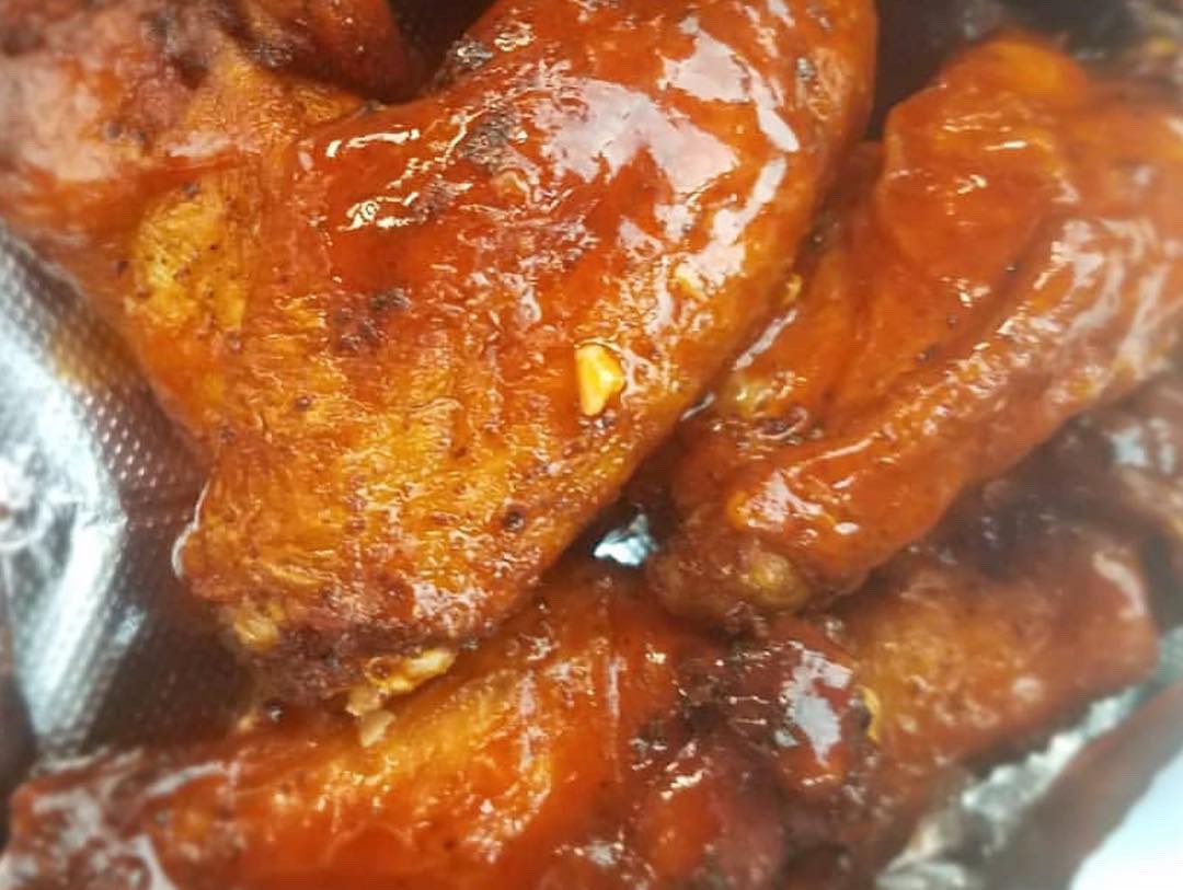 🍗✊🏽 Our little Georgia 🍑 <a href="/fire_balm/">Dagmara Stelmasiak</a> is making moves out here! Much love to our <a href="/chebutterjonez/">CHE JONEZ</a> fam! If you haven’t had their food you are missing out. On Saturday <a href="/chebutterjonez/">CHE JONEZ</a> debuted their new “Selah” (Peach Glazed Wings) named after My daughter. TOO DOPE!