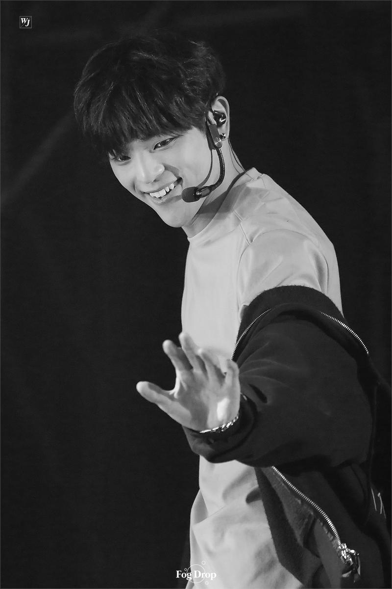 spearbam_'s tweet photo. feliz cumple mi cielo, ojalá pases un día hermoso como te mereces, te amo muchísimo y estoy muy orgullosa de vos y de todo lo que estás logrando. Sé siempre muy feliz💜💜
#HappyWoojinDay https://t.co/SvGNKGoW0N