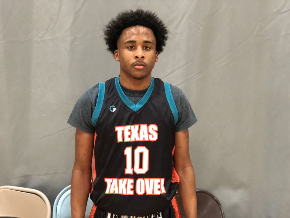 GDayHoopScout's tweet photo. Jalen Crawford (@jalenmsft) 5’10 PG / @SWHTigerHoops [@TxTakeover_Ned] 2019. Unsigned Senior. Lights out in the first half. Knocked down 5 trey 🏀. In the second half he was creating for his teammates. Finished with 23 points.

#PHCircuit #GrindSZNKickoff https://t.co/SaeqTKVCer