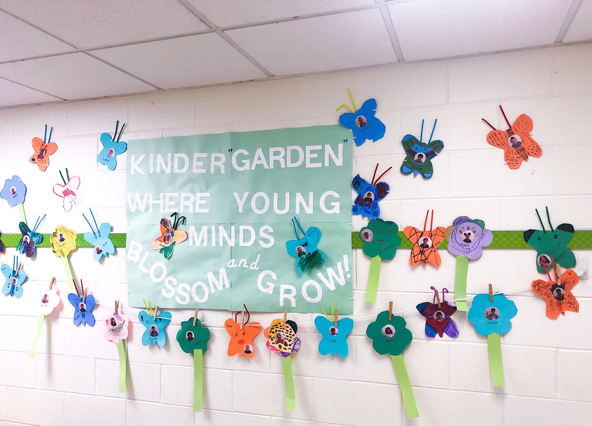 MissChelseaHara's tweet photo. My students had so much fun helping me create our bulletin board for the spring season! 😊🌸🦋 https://t.co/eAWKxuZOMv