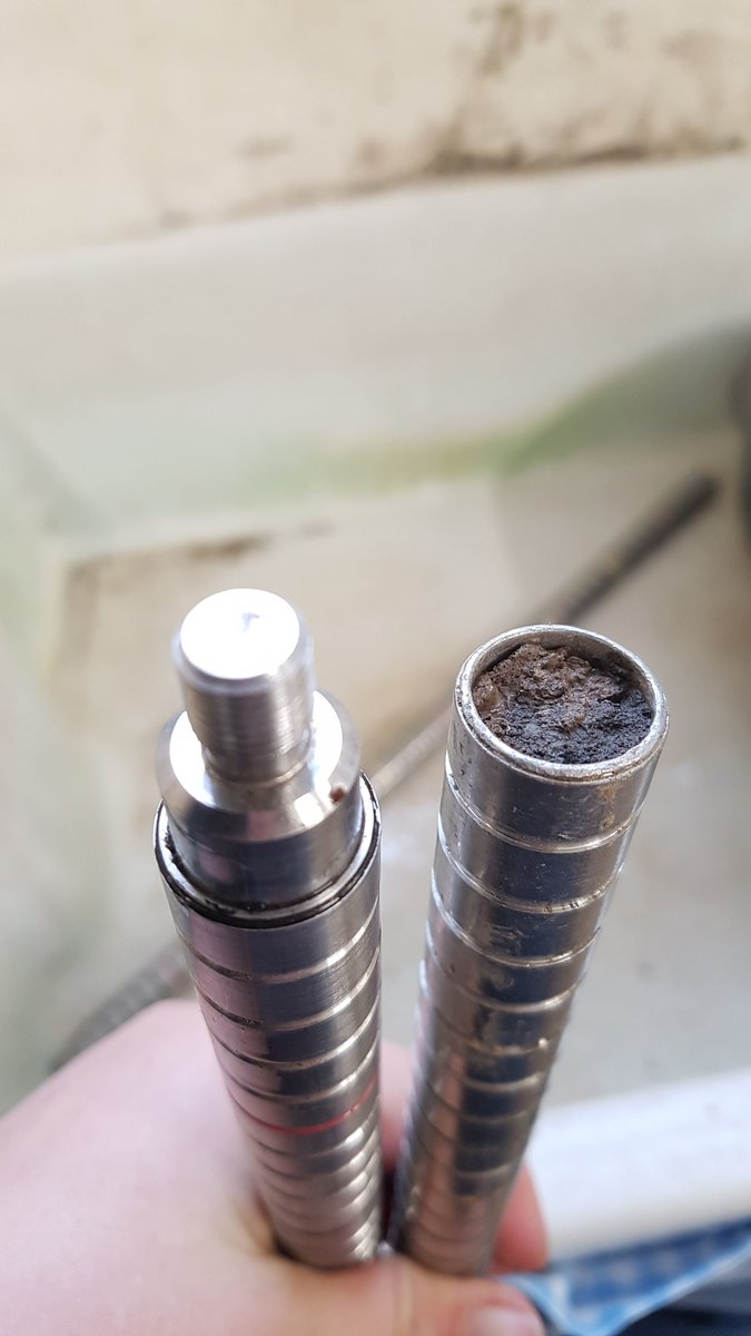 hayleygoodes's tweet photo. Cleaning Valeport rods, apparently also used for coring... #flowmeter #valeport #geography #geogbristol #uniofbristol #techniciansmakeithappen https://t.co/YVChuOLyOc