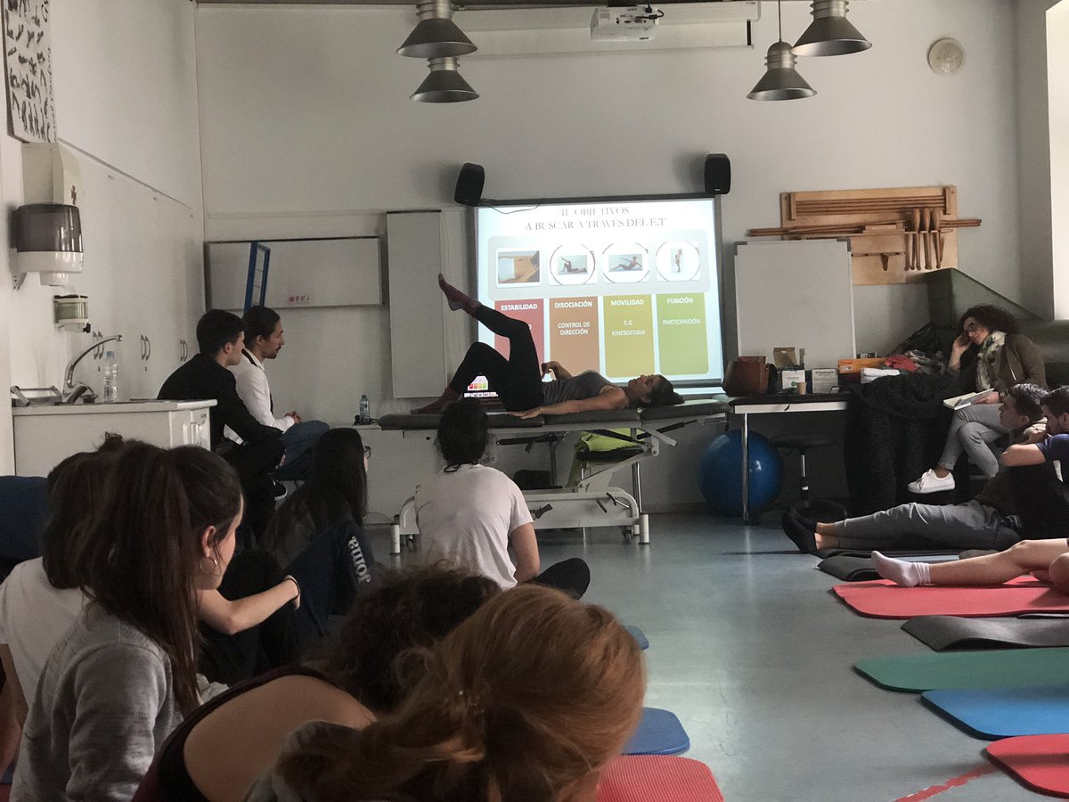 vcnef_2019's tweet photo. Más fotos de hoy en el taller impartido por Mónica Mata y Beatríz Romero #VCNEF2019 https://t.co/eeCgrQAQxP