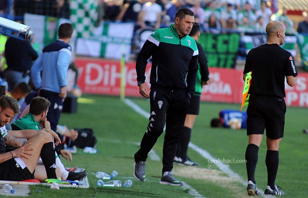 CordobesismoCom's tweet photo. NOTICIA | Navarro: “No transmitimos lo que nos jugábamos, no encuentro explicación” | https://t.co/C4qZmJtfii |  #ElcheCCF #CCF #CórdobaCF #Liga123 https://t.co/Go2wHL52Md