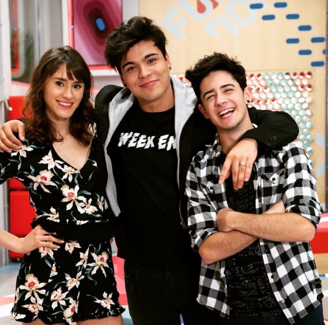 Fundooom's tweet photo. Y también les queremos decir que hemos contado con la participación de unos invitados súper especiales y son todos unos influencers que andan revolucionando las redes sociales y ellos son : Sebastián Villalobos, Jazmín y Kevsho, quiénes abrirán la gran inauguración! 🧨🎉 https://t.co/Gn1nigRyaD