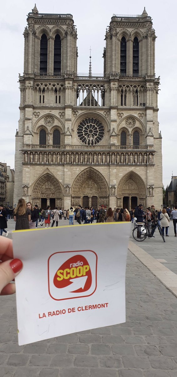 RadioSCOOPOff's tweet photo. Quoi de plus romantique qu’un week-end à 2 à Paris ? Radio SCOOP a envoyé Pauline et son chéri dans la capitale pour un week-end inoubliable 😘🇫🇷 #RadioScoop #SmilingDay #Paris https://t.co/mBfIsaSFIw