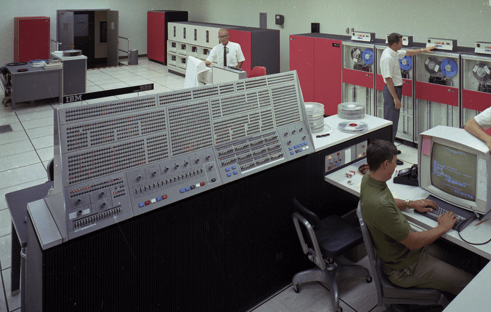 kenshirriff's tweet photo. The revolutionary IBM System/360 computers were announced 55 years ago today. These mainframes ruled the computing industry for years. Their iconic consoles, covered with lights and switches, showed internal state. I explain these consoles in my article:
https://t.co/Ntk0xUdZOI https://t.co/oqzHYIchZ5