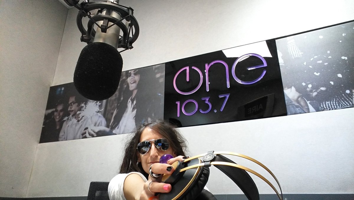 RadioOne1037's tweet image. #StudyWeekend de #domingo.