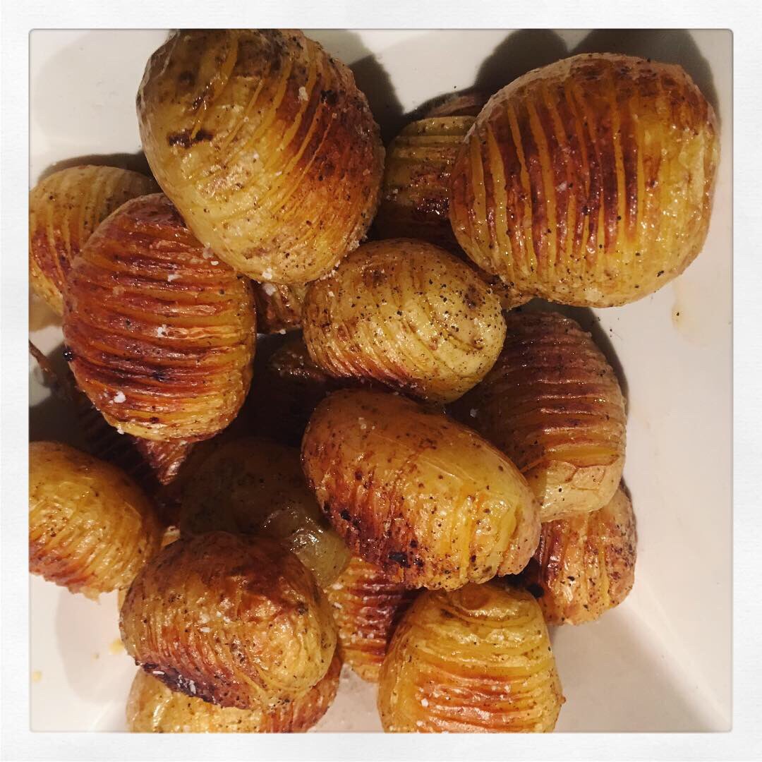 Lulutantan's tweet photo. Pan fried wood pigeon asparagus hasselback potatoes roasted baby cauliflower all ingredients @waitroseandpartners for #saturdaysupper #deliciousfood #weekendchef #weekendcooking #delicious #relaxandcook #weekendfood #foodie #foodielife #livingthedream #lovingit #livingmybestlife https://t.co/pkoRvtuxwD