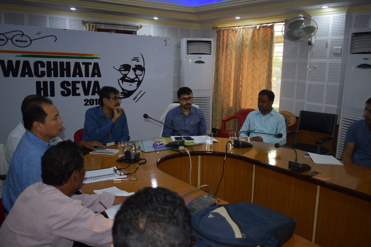 Meeting of Expenditure observer with AEO and Accounting Team at Conference Hall of DM office, Belonia. 
#DeshKaMahaTyohar #deshkamahaत्यौहार