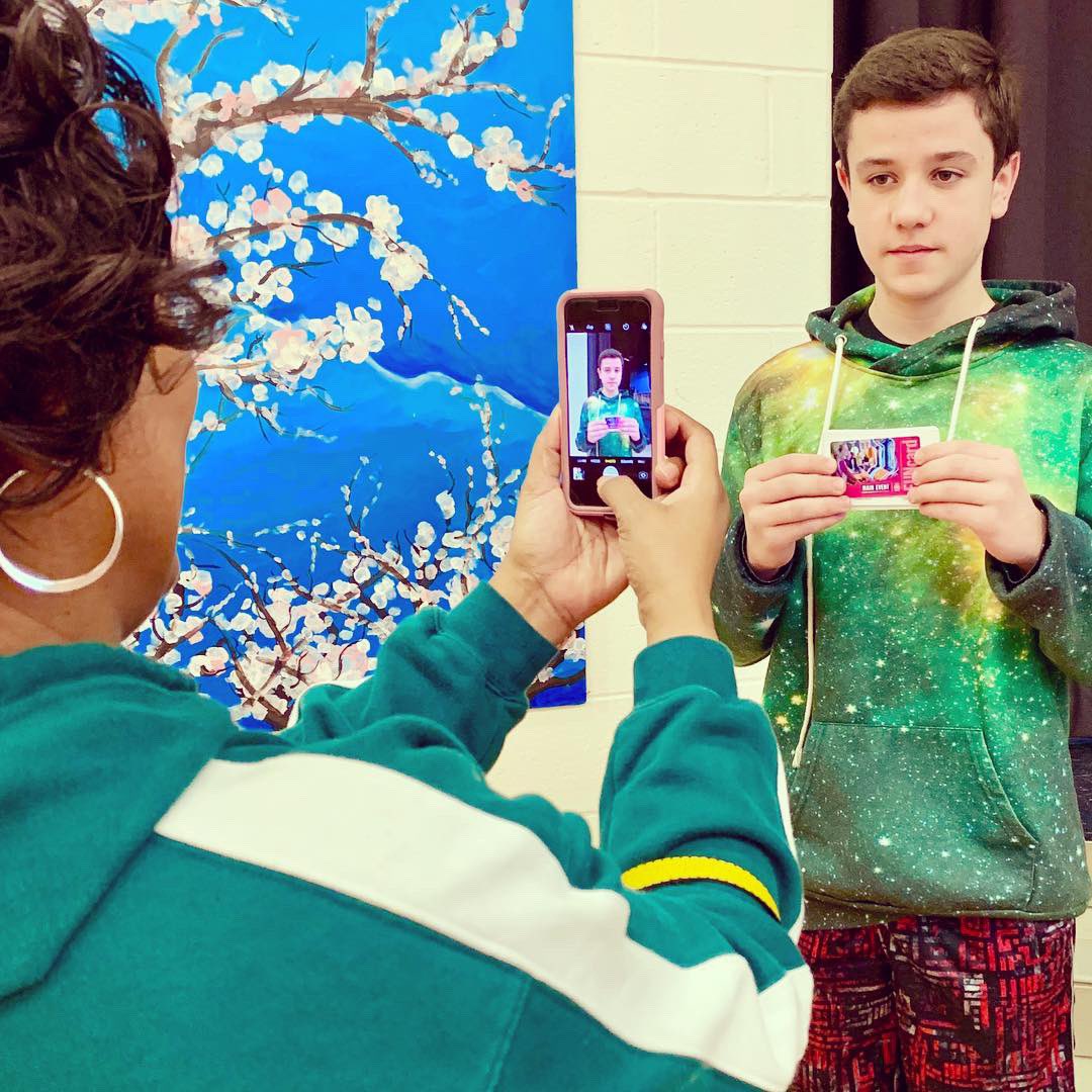 GwynethJones's tweet photo. #GotchaGiveaway during @hcpss_mhms 7th grade lunch! I think this would be fun every Friday w/ @lbehrens8511 &amp; Ace Photographer @MrsCEvansELA The kids were really excited about it!! Mrs @HaleyYorks is the BEST MC! #CelebrateHCPSS https://t.co/DO4xEmIfGe