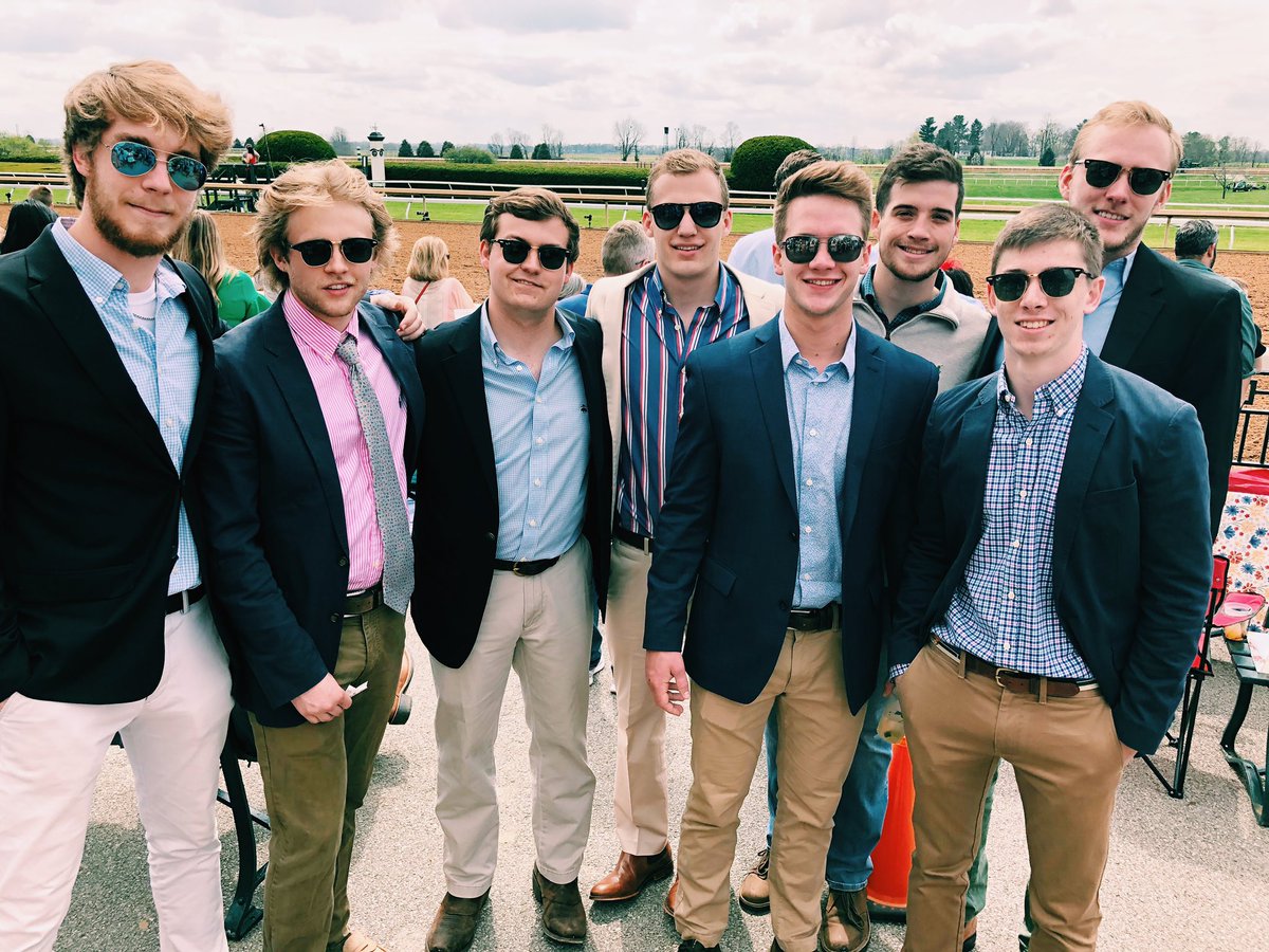 Keeneland, brothers, and 70° weather? Sign us up. 🐎

#keeneland #yitbos