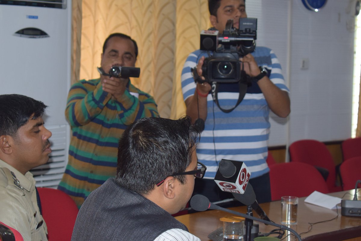 Press meet by DEO and SP of South Tripura District at Conference hall(DM Office, Belonia)
#deshkamahaत्यौहार #deshKaMahaTyohar