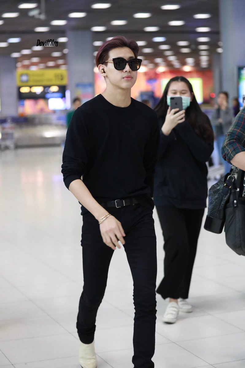 _devilfilm's tweet image. กลับมาเอาพาสปอร์ตเร็วพี่กันต์ เค้าประกาศตามหาตัวแล้ววววว @BamBam1A 
#แบมแบมจ๋ากลับบ้านกันต์
#WelcomBamBamtoThailand
#BamBam #แบมแบม​ #GOT7BBMAs