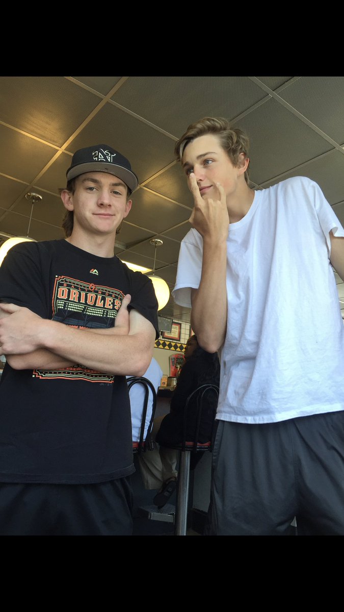 tiller_nick's tweet photo. Happy birthday to a true day 1, love you bro #oceanlits #versatchie #karts #teberculosis #multiplesclerosis #bar #larry https://t.co/5aMX3iBCBD