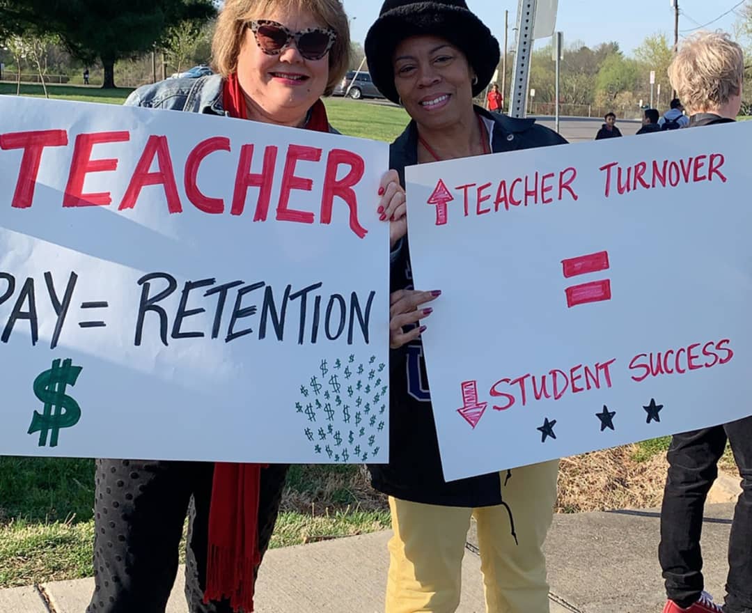 MrsBNashville's tweet photo. Rain coming: bring your umbrellas!
Heads up to: Apollo Middle School faculty, staff & community! 2 more consecutive mornings of walk-ins building on our successes last week. Wear red. Meet on the corner of Debra & Richards Rd. 8:20. @Red4edN #Red4EdNash #ItCitySchools #FundMNPS https://t.co/PLXjkf6z3F