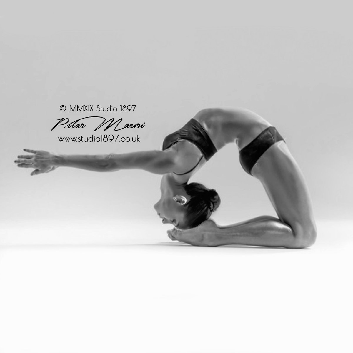 piadavanzo's tweet photo. THE RED STRING of fate
https://t.co/x6MRB3Xy14
#studio1897 #artphotography #yoga #yogaeverydamnday #yogapractice #yogainspiration #yogaphotographer #practiceyogachangeyourlife https://t.co/uPLDWv0WI3