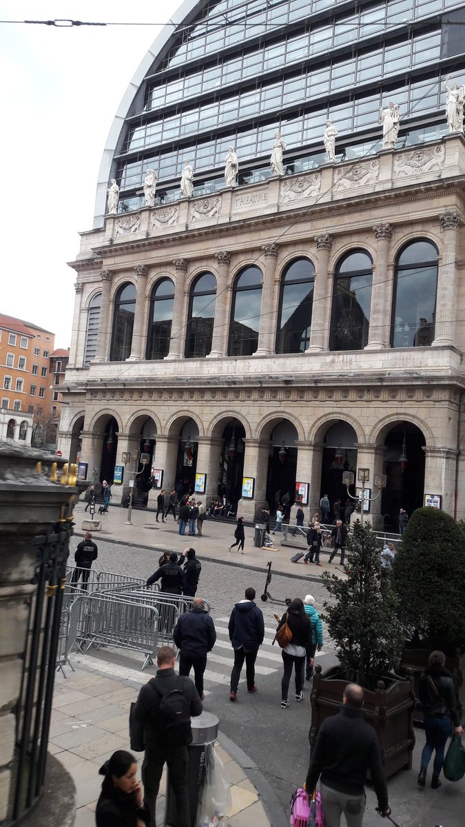 rousmery68's tweet photo. #lfeeimmersion
Nos cours à Lyon https://t.co/5TcDzTtNdY
